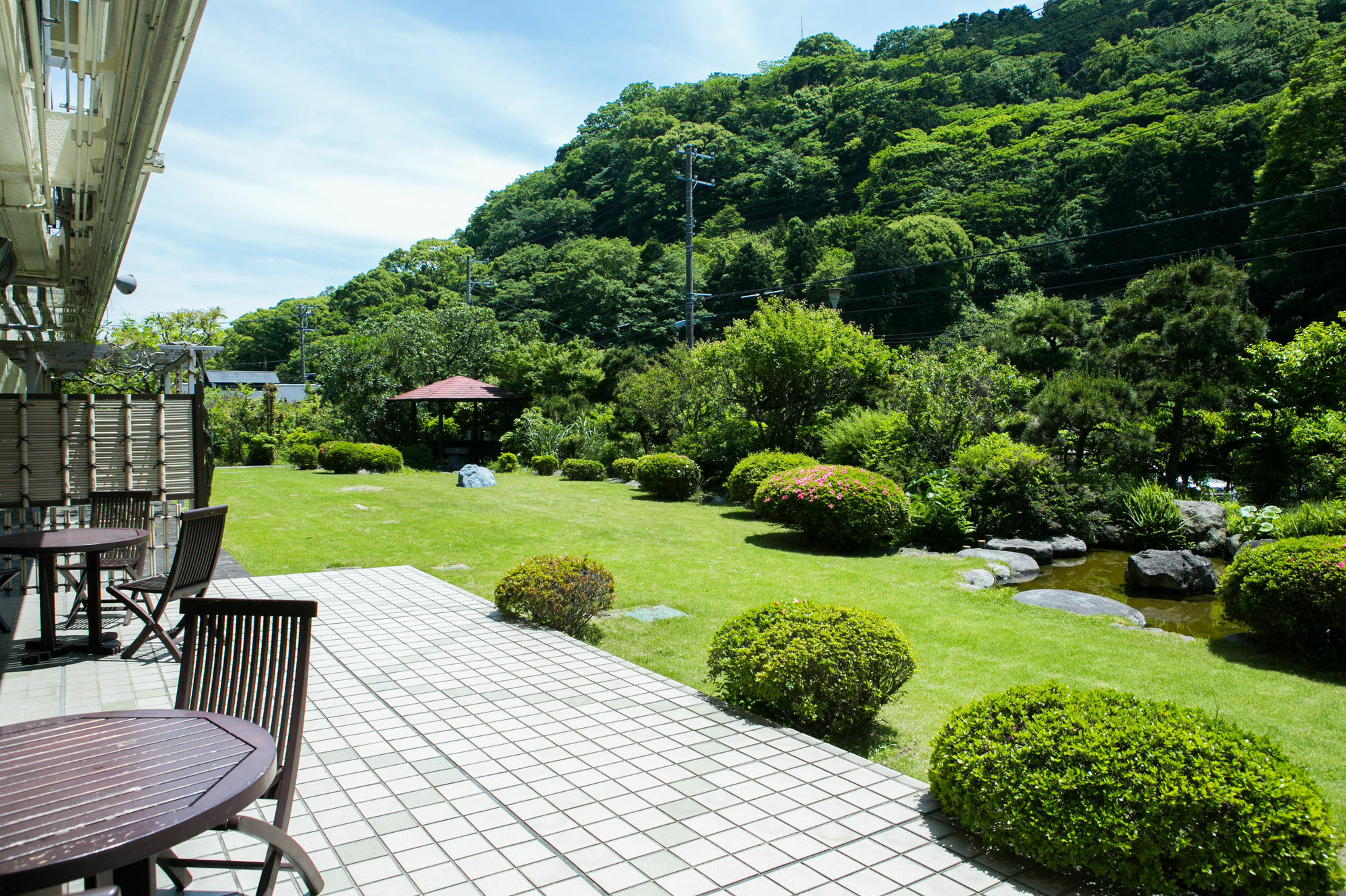 Отель Yugawara-Onsen Manyoso Экстерьер фото
