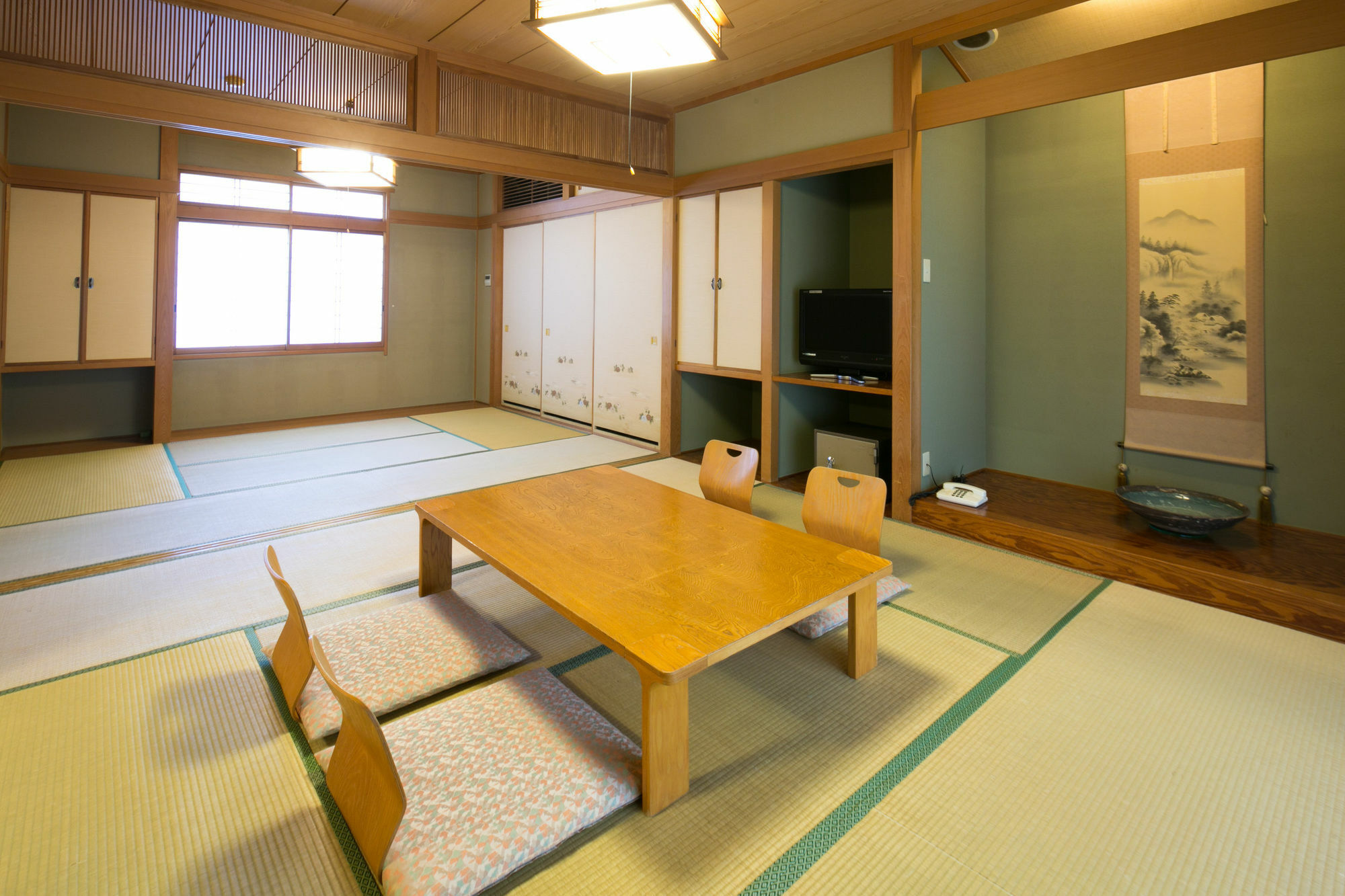 Отель Yugawara-Onsen Manyoso Экстерьер фото